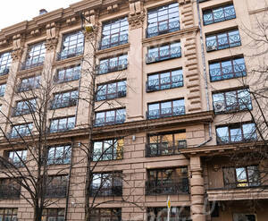 Фасад жилого комплекса «Manhattan House» (12.04.2013)